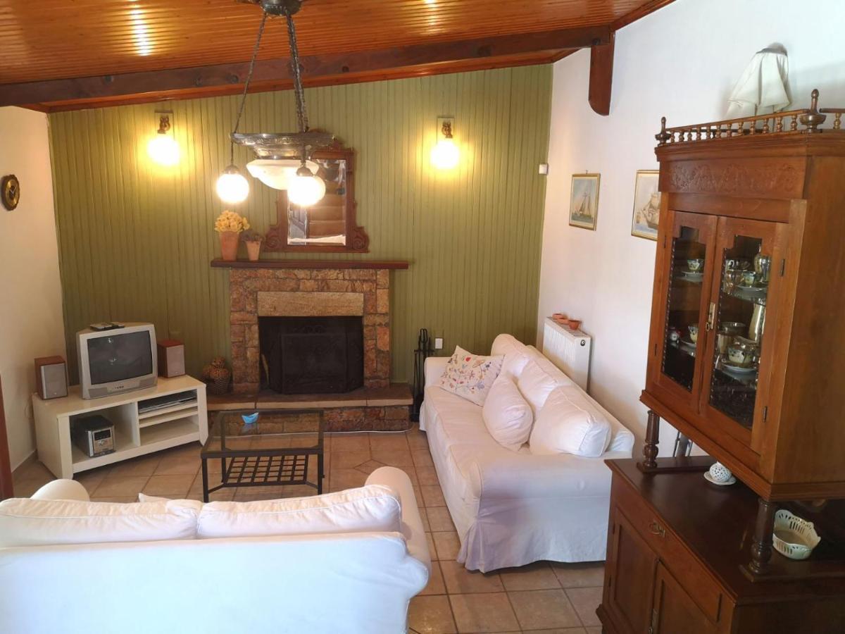 Villa Lena Entire Cottage Kalamaki  Extérieur photo