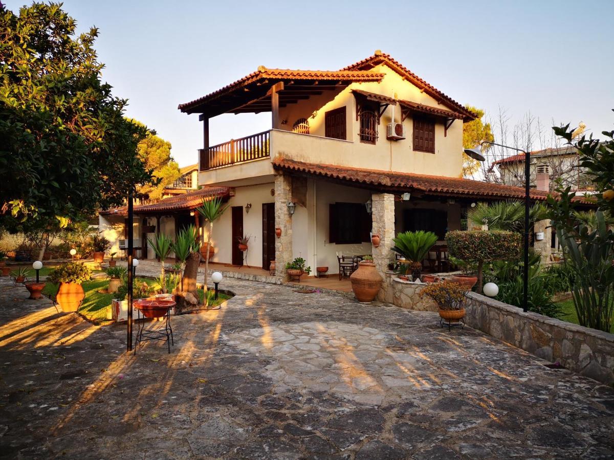 Villa Lena Entire Cottage Kalamaki  Extérieur photo