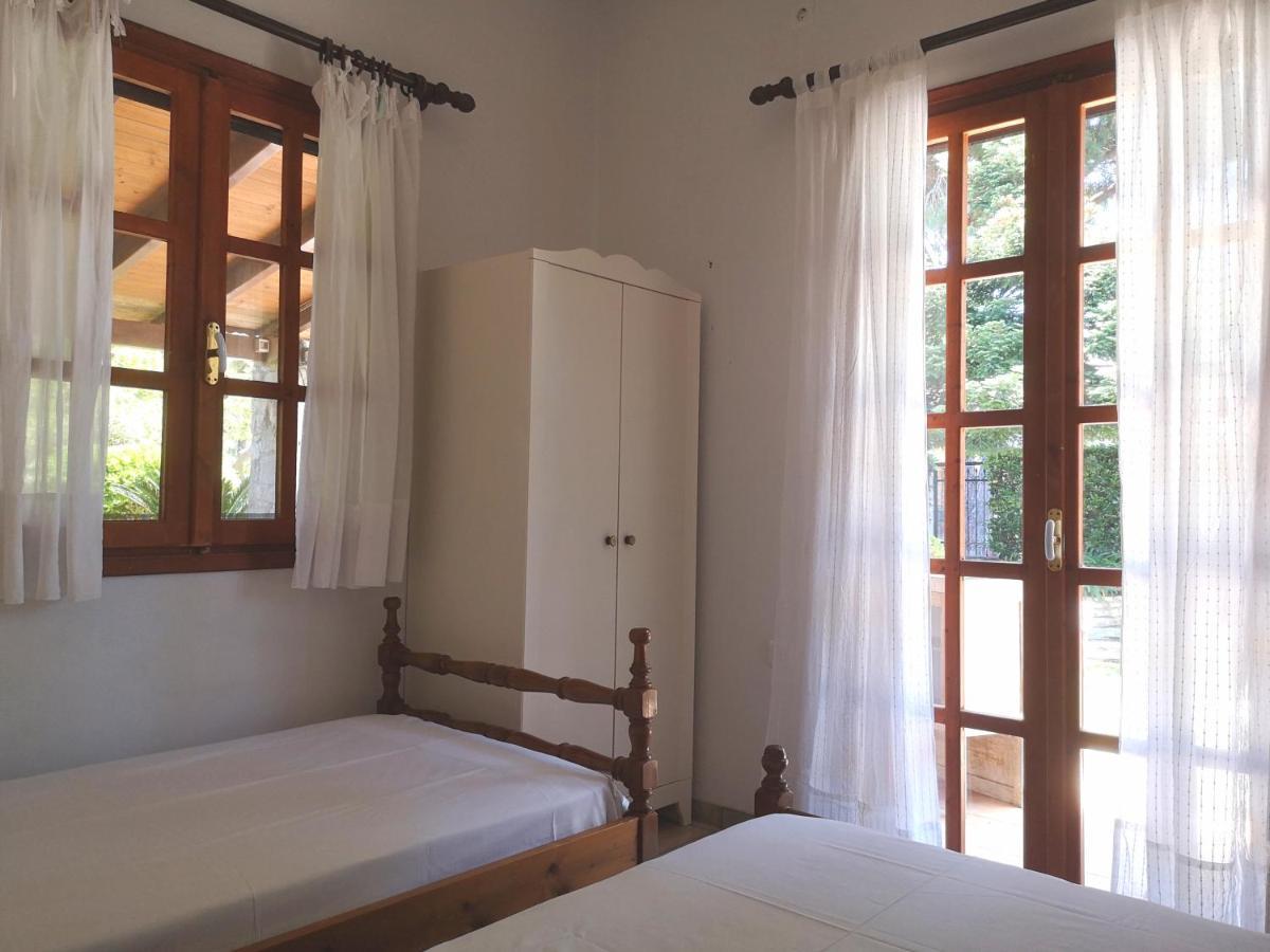 Villa Lena Entire Cottage Kalamaki  Extérieur photo