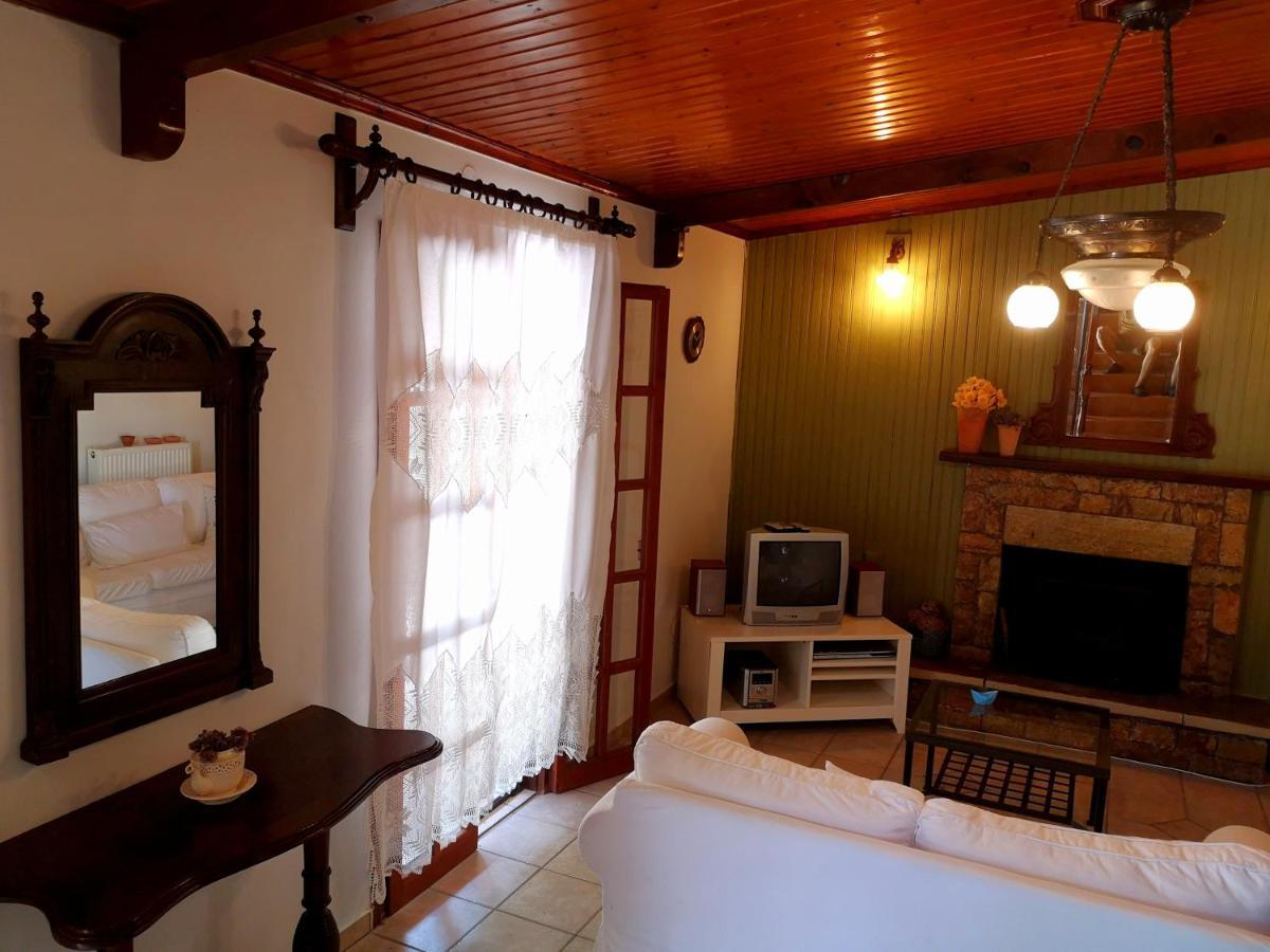 Villa Lena Entire Cottage Kalamaki  Extérieur photo