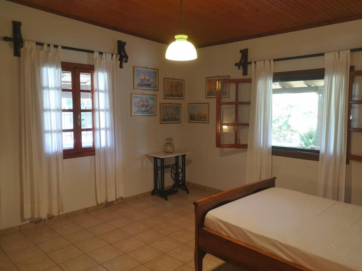 Villa Lena Entire Cottage Kalamaki  Extérieur photo